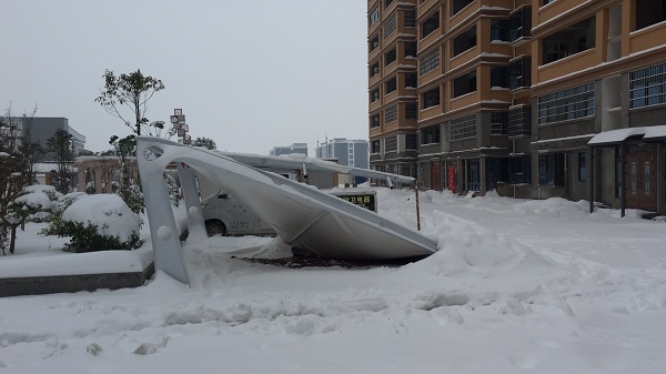 被積雪壓塌的車棚都有什么特點(diǎn)？